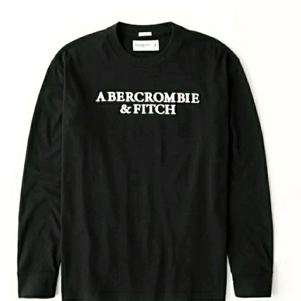 Relaxed long sleeve logo tee